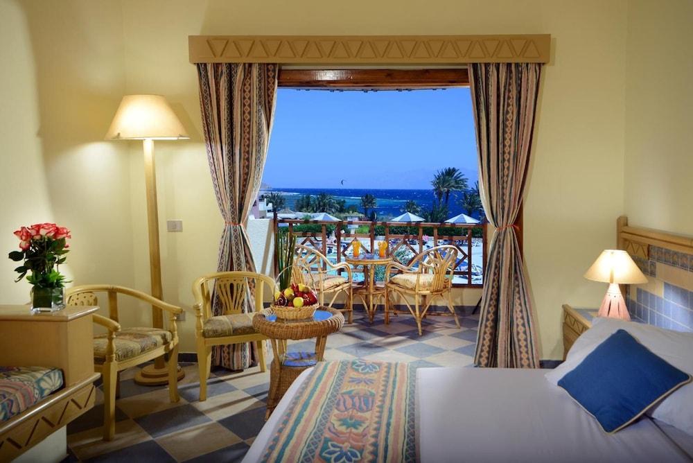 Tropitel Dahab Oasis Hotel Bagian luar foto