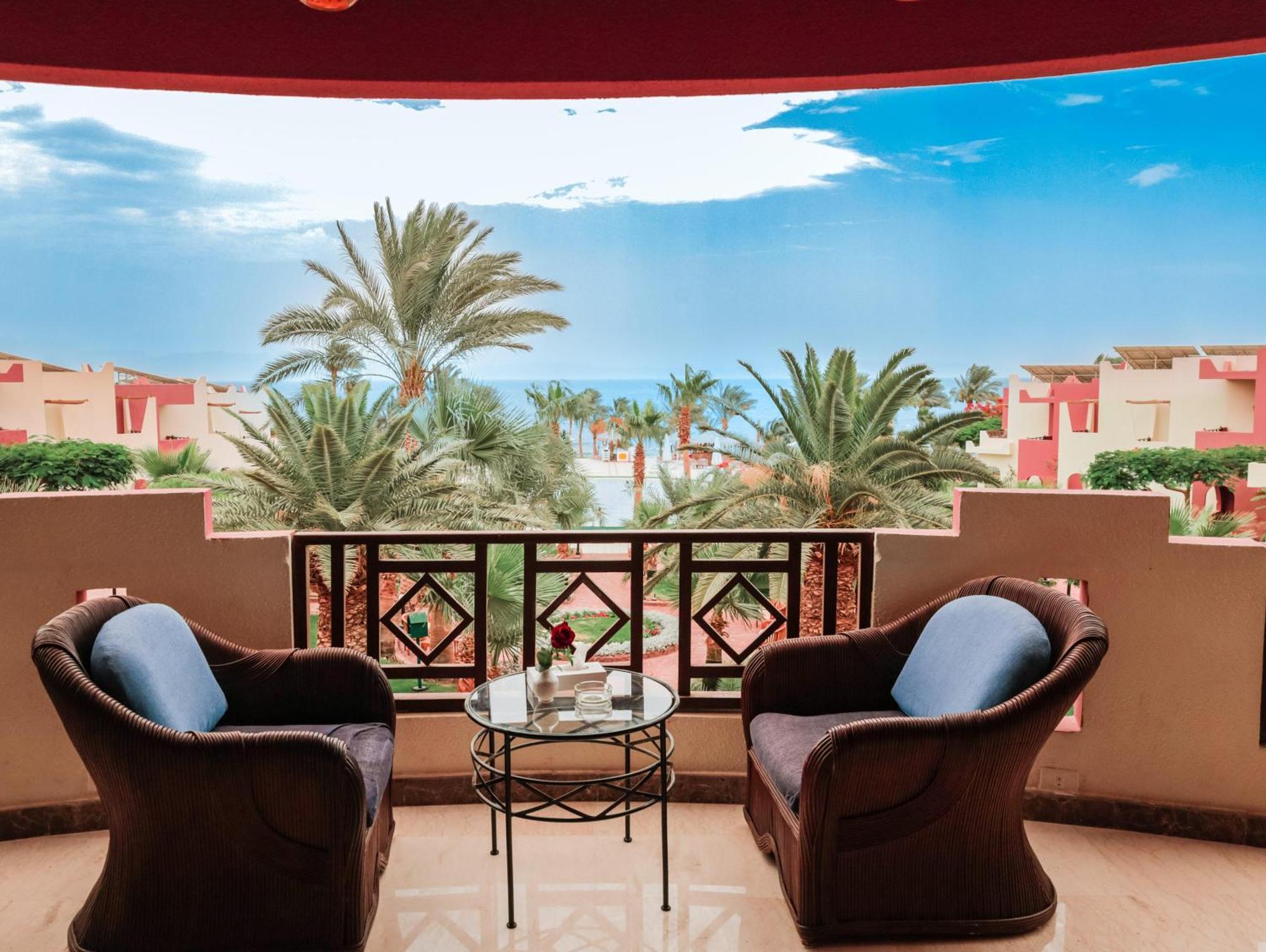 Tropitel Dahab Oasis Hotel Bagian luar foto