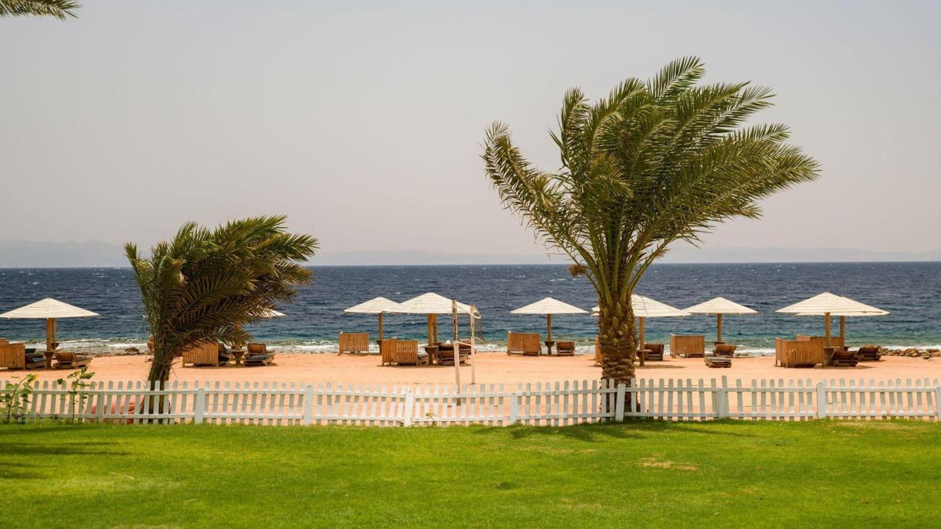 Tropitel Dahab Oasis Hotel Bagian luar foto