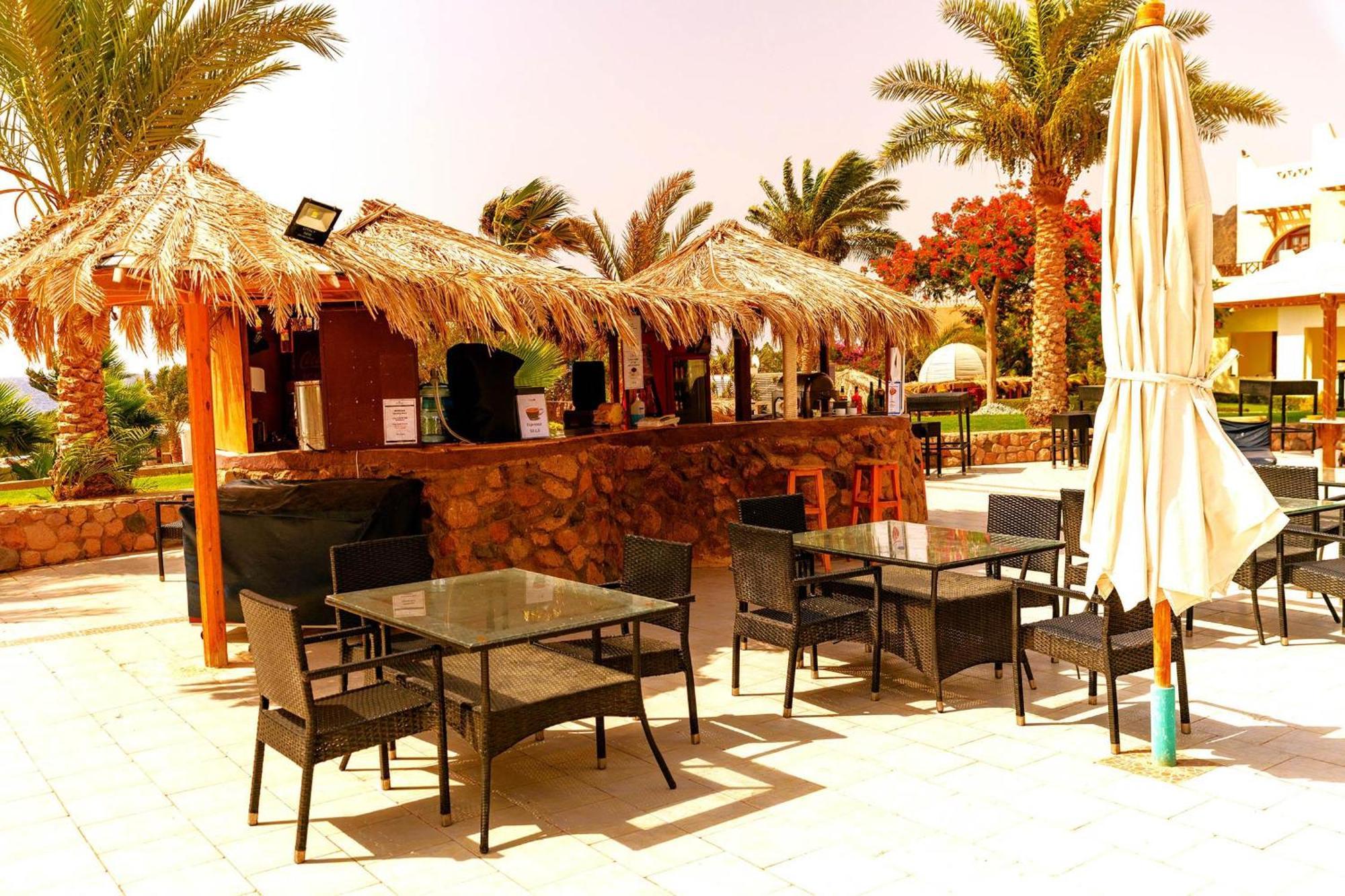 Tropitel Dahab Oasis Hotel Bagian luar foto
