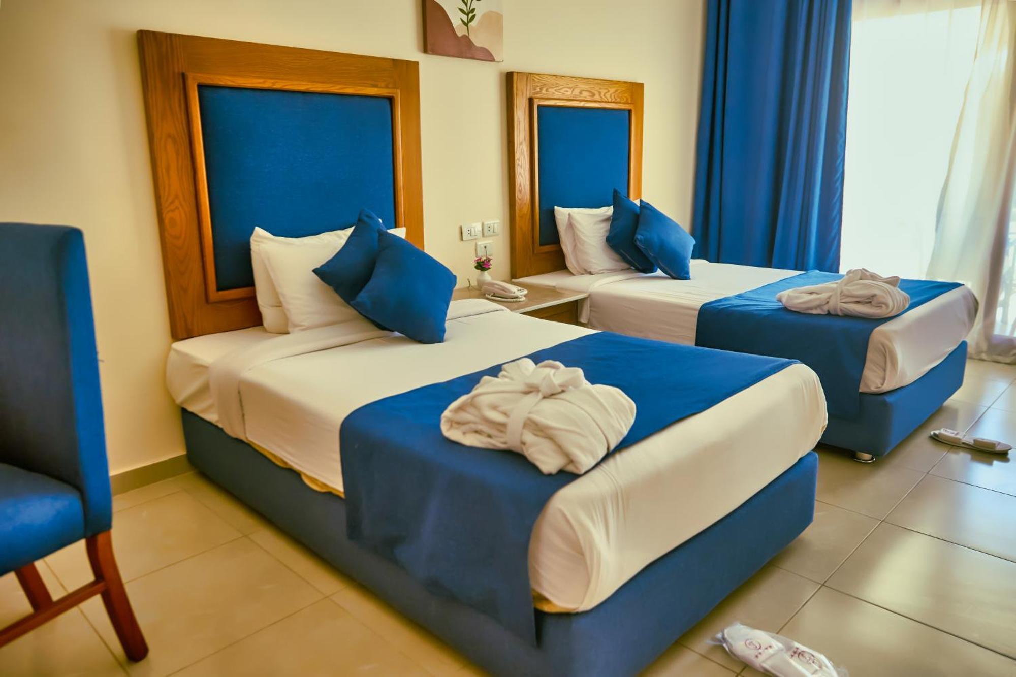 Tropitel Dahab Oasis Hotel Bagian luar foto