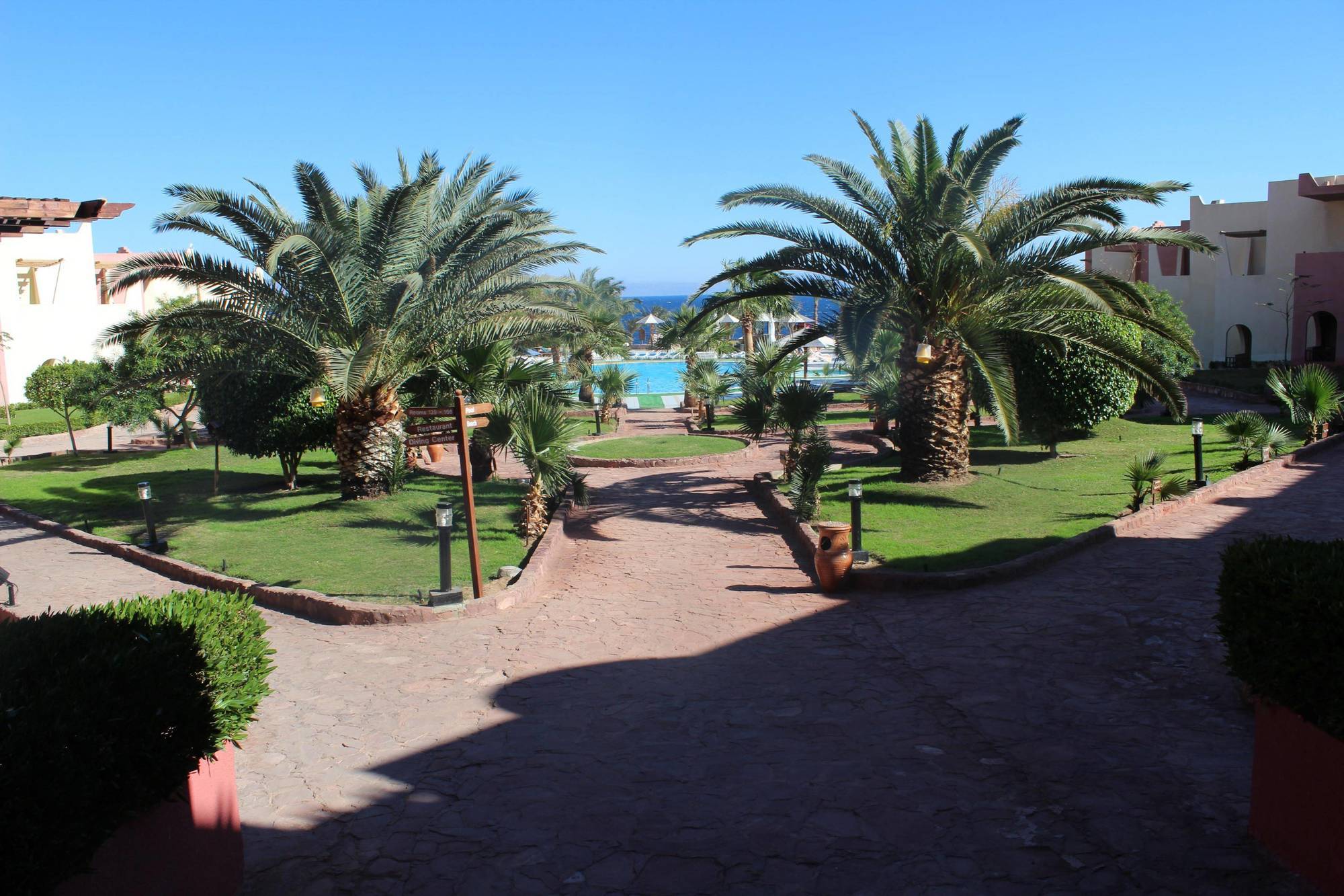 Tropitel Dahab Oasis Hotel Bagian luar foto